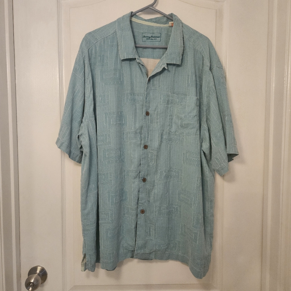 Tommy Bahama Original Fit Men's XXL Teal pattern button down pocket shirt
